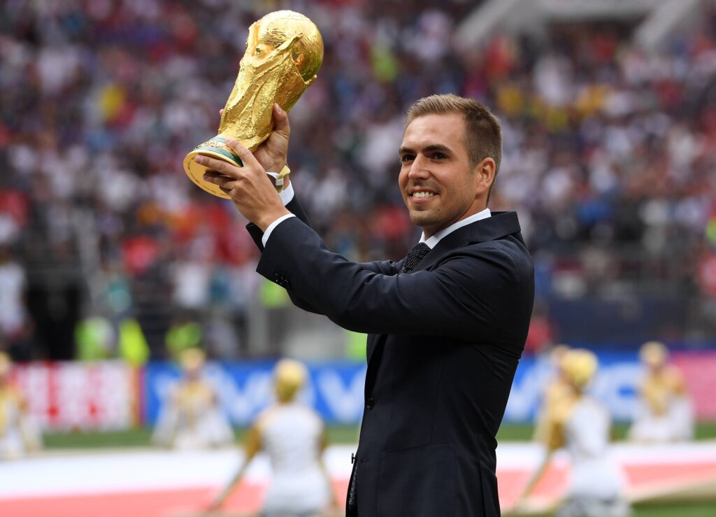 Philippe Lahm in French flower support